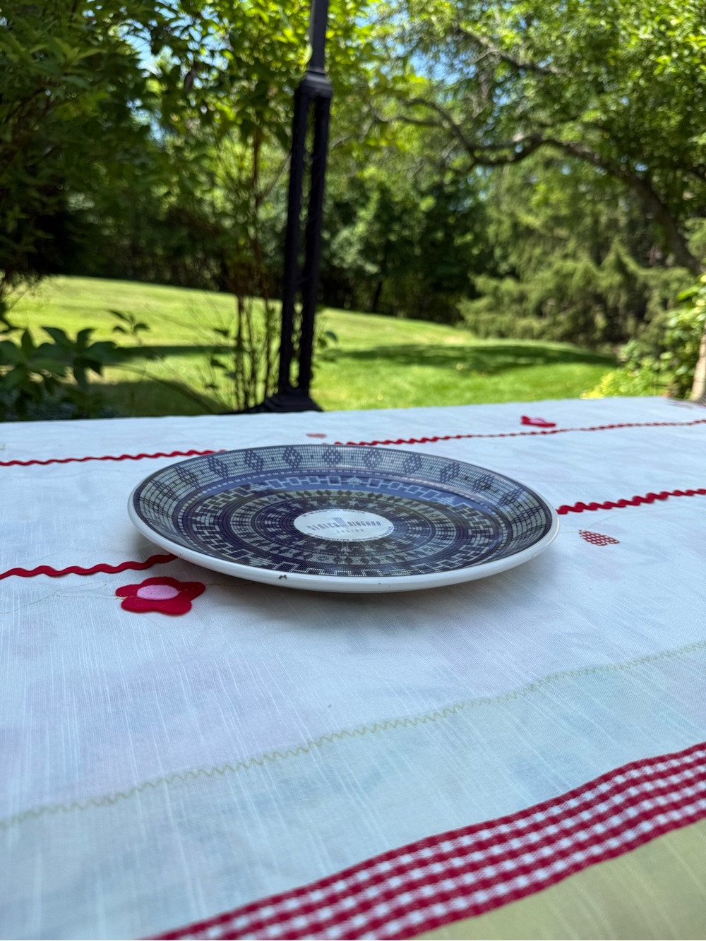 Blue Pattern Ceramic Dinner Plate - Home Dining 11’inch wide .pre-owned vintage